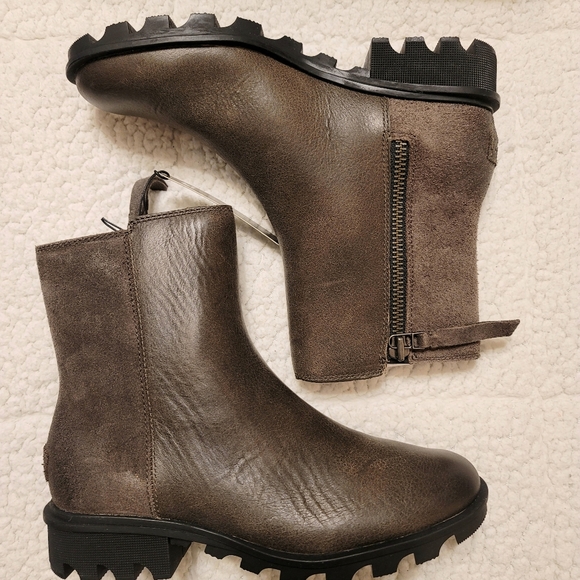 Sorel Phoenix Zip Waterproof Booties - Picture 9 of 16